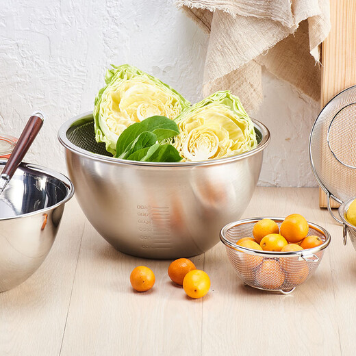 
YOSHIKAWA imported Yoshikawa 304 stainless steel egg beating basin, vegetable basin mixing bowl with handle filter drain basin filter water SJ1391 stainless steel basin 14cm (pay scale)
