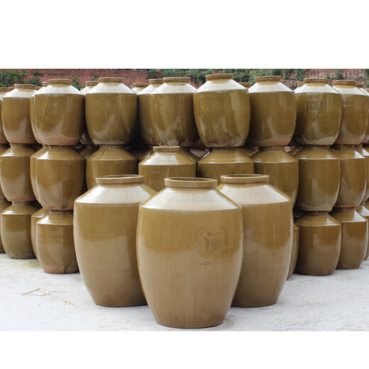 Thickened earthenware wine jar, large wine jar, white wine 50 Jin, Jin equals 0.5 kg. Ceramic wine jar, 100 Jin, Jin equals 0.5 kg. Household water capacity 60 Jin, Jin equals 0.5 kg. Thickened
