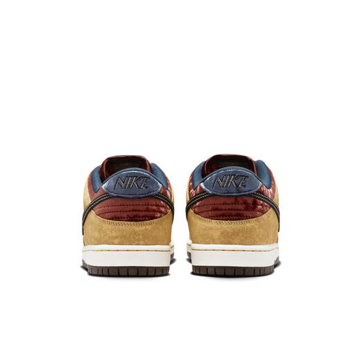 耐克（NIKE）官方 SB DUNK LOW PRO 男/女滑板鞋FZ1278 200天体金/黑/暗队红/军械深海 40.5