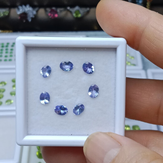 DRJEFUN's national stone tanzanite produced in Tanzania is natural unburned, pure and full of fire color 3*4 purple tone natural tanzanite