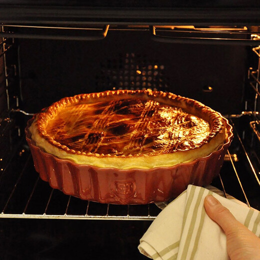 Emile Henry chrysanthemum pie plate mold imported from France, colored ceramic pizza plate, apple pie baking pan, pie plate for oven, burgundy red, 9 inches