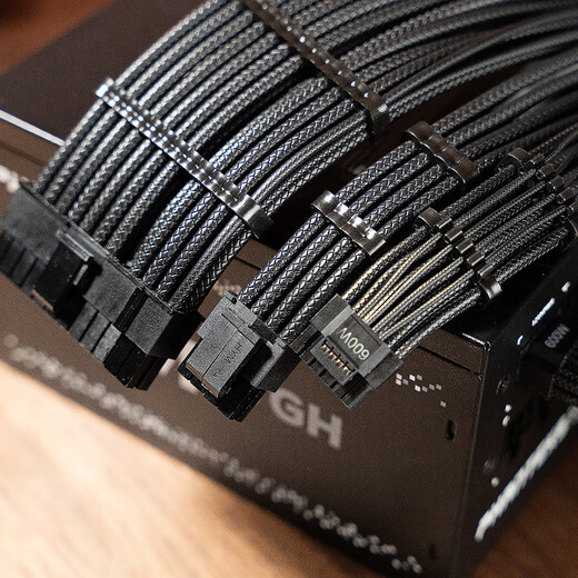 PHANTEKS AMP GH Goldmedaille 850W Vollmodul-Computergehäuse-Netzteil (ATX3.1/PCIe5.1/12V-2x6/japanischer Kondensator/5080-Grafikkarte)