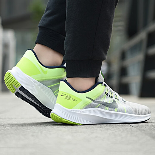 耐克（NIKE）官方舰店男鞋春季新款运动鞋REVOLUTION 7网面透气轻便跑步鞋 DA1105-003/QUEST 4/灰荧光绿 44.5