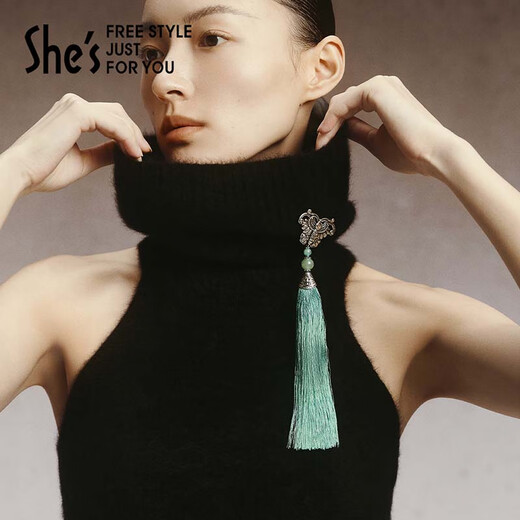 She s Qianzi artistic conception oriental original national style new Chinese style butterfly tassel brooch high-end corsage pin birthday gift for women green D0