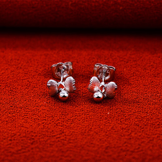 Yuan Shengfu's new PT950 fashionable bow platinum earrings, fashionable and versatile platinum earrings, 2.40g