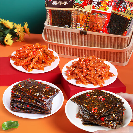 
Weilong spicy strips casual snacks big spicy slices small gluten Indian flying cake stinky dried children childhood gift pack 1480g about 60 packs