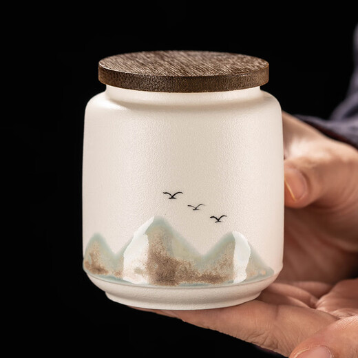 Porcelain brand tea set ceramic storage tea jar household small moisture-proof tea storage sealed jar Kung Fu tea set accessories white pottery <青山飞鸟> tea jar 210ml