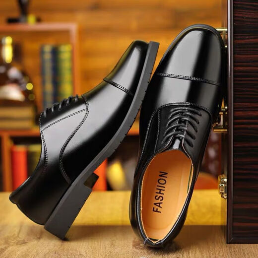Daohuatu Nouvelles chaussures en cuir formelles pour chaussures en cuir masculin pour couvertures à pied, chaussures en cuir simple à lacets à trois plats de mariage à trois joint sectoriel de sécurité