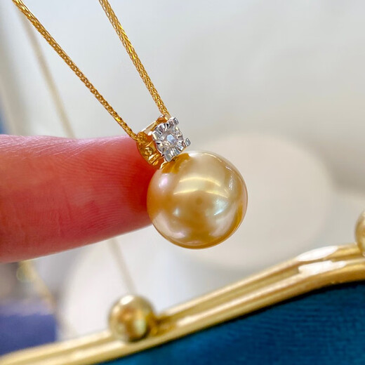 Ya Ge 12-13mm foreign gold bead pendant, perfect round, strong light and slight imperfections, 18K inlaid with diamonds, a gift for mother or lover, with