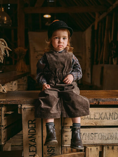 LELE JOVE Nordic style children's sleeveless overalls autumn and winter baby corduroy boys and girls casual versatile straight trousers overalls - dark brown 100