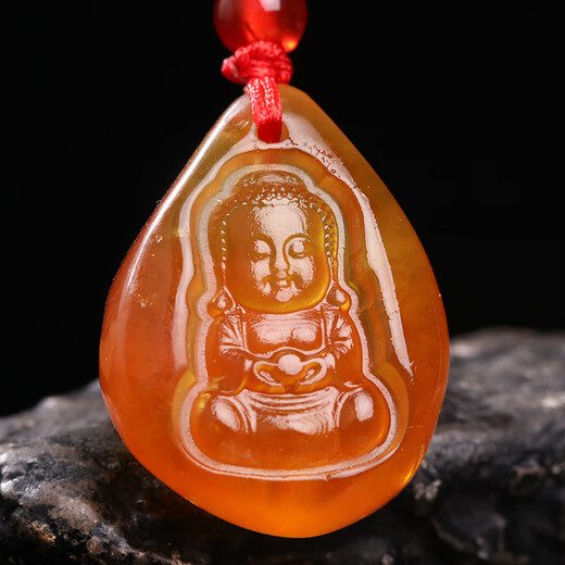 Natural amber beeswax chicken fat red gold amber raw stone single seed baby Buddha boy Buddha prince Buddha protection and safety pendant pendant same style shipped randomly