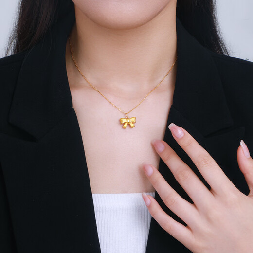 Chow Tai Sang 18k gold bow pendant necklace with bracelet pendant women's necklace as a birthday gift for girlfriend 18K gold bow pendant + 18K gold necklace
