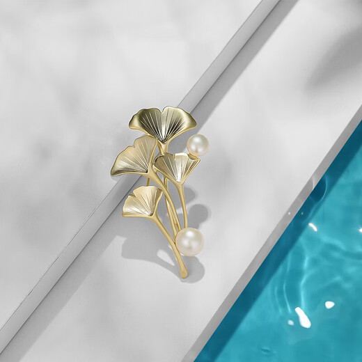 Ancient ginkgo leaf brooch, high-end women's light luxury corsage, exquisite niche pin buckle, suit, coat, scarf buckle X134 ginkgo leaf pearl brooch