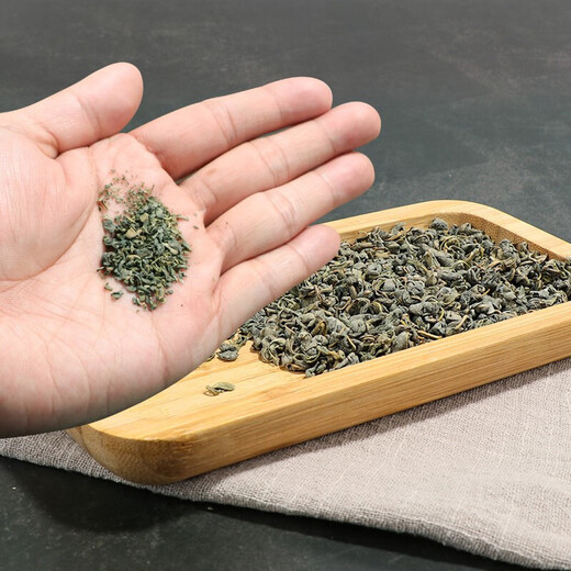 Xiehe Jingpin Luobuma thé xinjiang luobuma thé xinjiang non traditionnel Medicine Health Tea with gynostem bleu vert et Qianliu combinaison [combinaison de sucre] deux canettes de luobuma + deux canettes de Qingqian liu