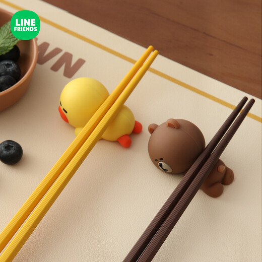 Manchaojia LINEFRIENDS chopstick holder cartoon creative personality household chopstick holder cute public dinner dining silicone small ornaments full series of 4 chopstick holders