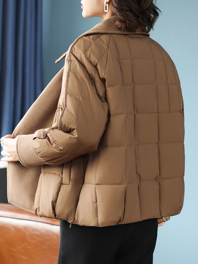 Woodpecker (TUCANO) Mom Winter Large Size Short Down Down Jacket Middle-aged Winter Thickened Cotton Jacket Middle-aged Women's Top Light Brown 2XL (Recommended 105-120 Jin Jin equals 0.5 kg)