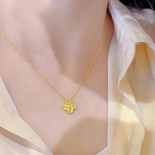 Oein Crushed Ice Four-leaf Clover Necklace Fake Sand Gold Simulated Gold Necklace Fake Gold Simulated Gold Clavicle Chain Light Luxury Gift Crushed Ice Four-leaf Flower Necklace Gold