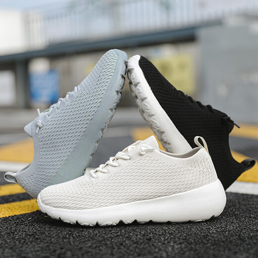 
Multi-sports walking shoes men's shoes women's shoes all seasons lightweight one foot breathable soft sole running and walking non-slip casual shoes 689 black and white [men and women] 42