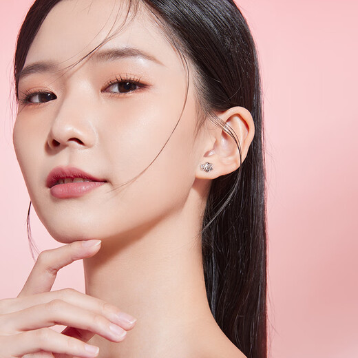 ZLF (ZLF) PT950 platinum earrings for women, platinum illusion three-dimensional hollow sparkling clover earrings 1.69g