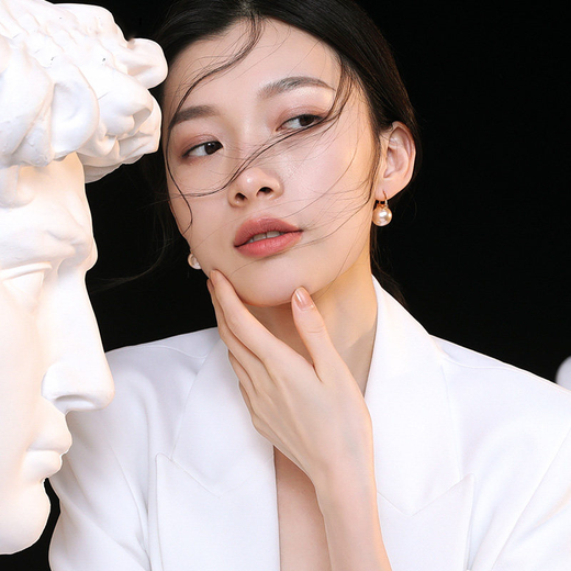 Idel's high-end earrings queen style niche imitation large pearl earrings stud earring buckle 2025 new trend E0628 gold_champagne gold earrings