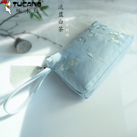 啄木鸟（TUCANO）国风手拿包布艺简约古风拉链刺绣手机钥匙帆布小包笔袋零钱包女 蓝色青梅刺绣