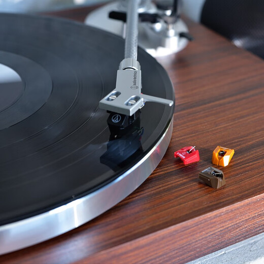 Audio-Technica AT-LPW50BT RW Bluetooth record player, retro record player, retro gramophone record player, professional audio, free record + cleaning set LPW50BT RW