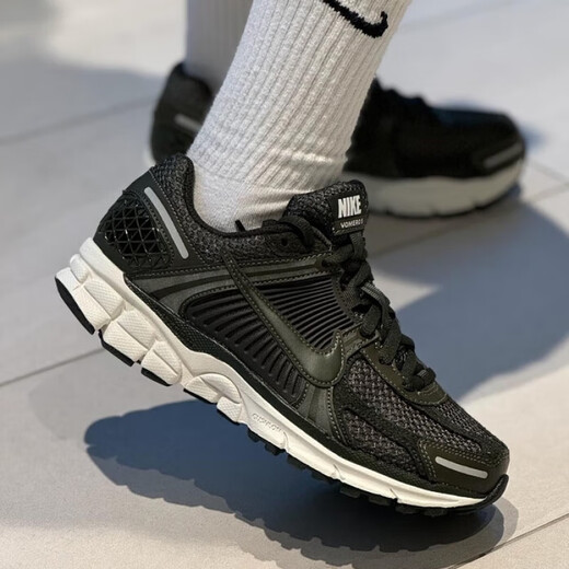 耐克（NIKE）Zoom Vomero 5 白绿男女低帮减震复古跑步鞋FZ3963-010 FD9920-022【褐色】 41