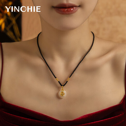 Gin Qianhui 925 silver necklace female zodiac safety buckle pendant animal year pendant Valentine's Day birthday gift for girlfriend auspicious zodiac snake