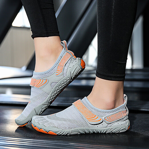 Ruizhilang skipping rope sneakers, yoga treadmill shoes, men's and women's soft-soled children's indoor gym special non-slip training shoes, Ju 1721 light gray (one size smaller) 43