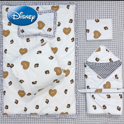 Disney (Disney) baby gift box newborn cotton twill quilt six-piece set cotton six-piece set newborn quilt bag quilt single off-white heart 100cm six-piece set