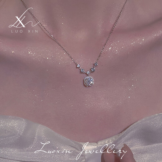 Weiluoxin S999 sterling silver moissanite diamond necklace clavicle chain gemstone pendant as a birthday gift for girlfriend, mother, girl, simple gift box set + certificate, 925 silver material