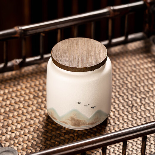 Porcelain brand tea set ceramic storage tea jar household small moisture-proof tea storage sealed jar Kung Fu tea set accessories white pottery <青山飞鸟> tea jar 210ml