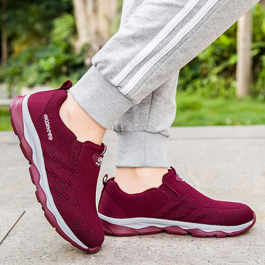 
Senbo shoes Fei old men's shoes for women with non-slip soft sole leap month mother's shoes for old Beijing cloth shoes casual sports shoes for elderly men 9928 black rose red women's one-legged 37 standard code