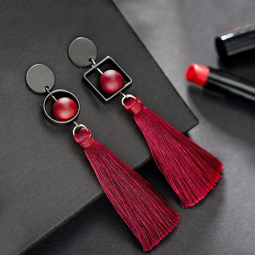 Qlady new Chinese style red tassel earrings for women, retro temperament, ethnic style silver needle earrings, earrings, New Year's gift for girlfriend