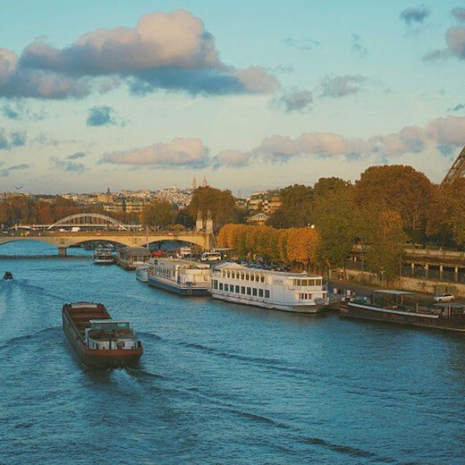 Europe France + Italy + Switzerland 11 days and 8 nights group tour + nationwide departure + Paris + Milan + Venice + Lucerne + Interlaken + Eiffel Tower Tour fee