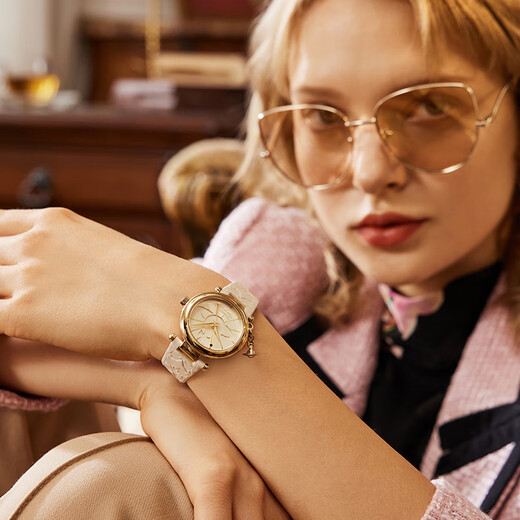 Vivienne Westwood West Queen Mother's Watch Small Gold Watch Girl Birthday Gift Christmas Gift for Girlfriend New Year's Eve VV006WHWH