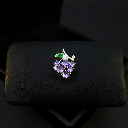 QUAMER Gold Store Model A Bunch of Grapes Small Brooch Exquisite Sparkling Diamond Fruit Corsage Accessories Women's Mini Green Green