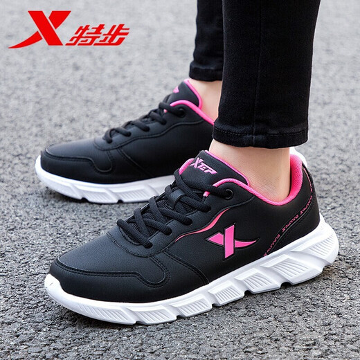 Chaussures féminines XPEP, chaussures de sport, chaussures de course pour femmes, 2025 Spring and Summer New Leator Surface légère et polyvalente plus de chaussures décontractées en velours, chaussures de voyage, Black Rose Red-9733 39