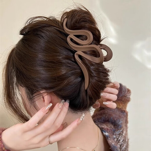 Begegnung mit Maillard Matte Grab Clip Großer High -End -Haarclip für Frauen 2024 neuer Hinterkopfhai -Haarclipzubehör Schlangenförmige Grab -Clip - Khaki - 1