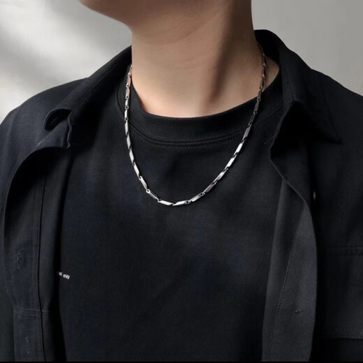 Cai Leiya diamond-shaped titanium steel necklace men's trendy color-proof boys' clavicle chain personality versatile plain necklace rhombus necklace