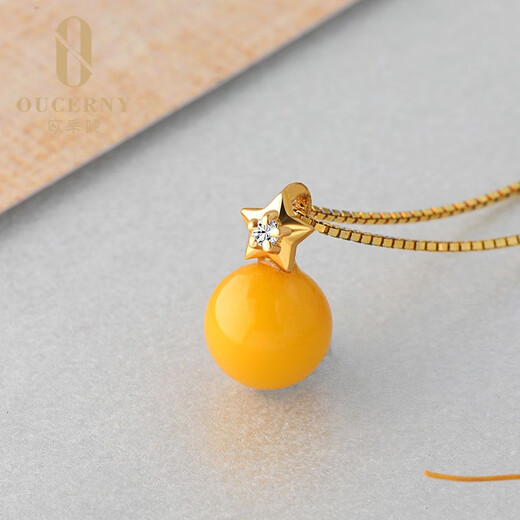 Ou Cheni 18k gold inlaid with five-pointed star diamond beeswax necklace bead pendant female chicken oil yellow amber clavicle chain ready to ship 925 silver chain
