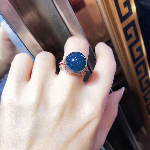 Dominican blue amber set, pure water sky blue amber pendant, large particle amber beeswax ring, new earrings, blue amber set (ring + pendant + earrings)