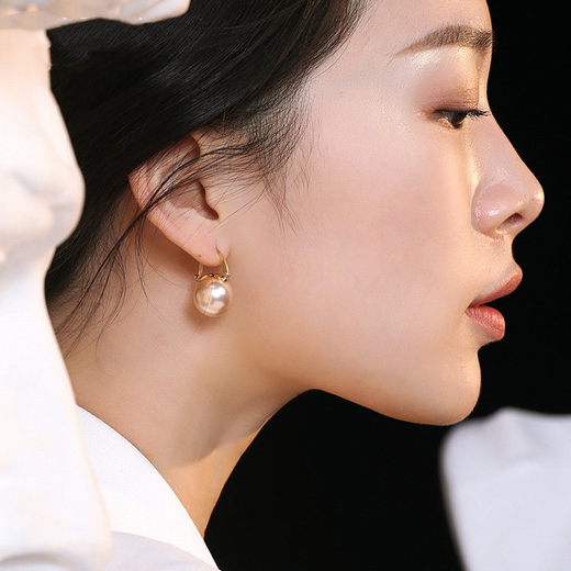 Idel's high-end earrings queen style niche imitation large pearl earrings stud earring buckle 2025 new trend E0628 gold_champagne gold earrings