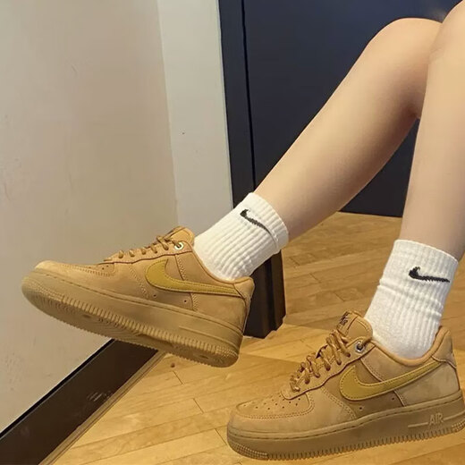 Nike AF1 board shoes women's shoes autumn Air Force 1 Air Force 1 casual shoes low top student sports shoes FZ7372-200 wheat brown 36