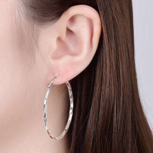 Jin Yixin PT950 platinum earrings for women, pure gold earrings, large circle earrings, platinum earrings, platinum earrings, and earrings. A pair weighs about 4.7 grams and has a diameter of about 3.6cm.