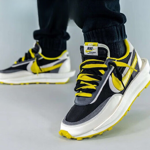 Nike Sacai X Nike LDV Waffel Drei-Parteien-Gelenkschuhe Sport-Laufschuhe graue schwarze gelbe dekonstruierte DJ4877-001 35.5