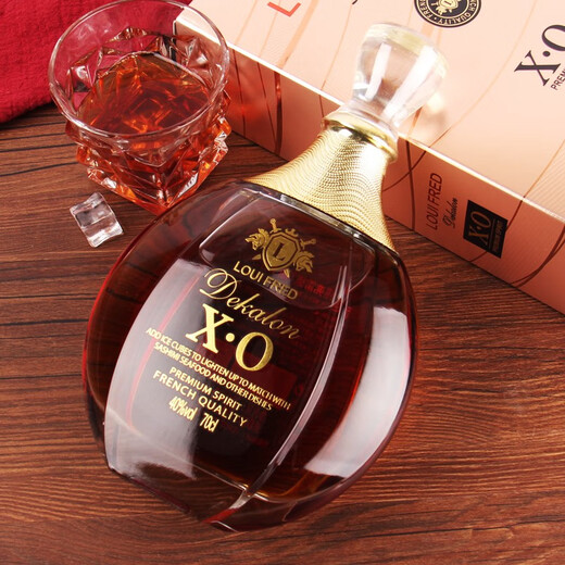 Louis Fred French Importado XO Wine XO Brandy Louis Fred Dikaren 40 grados de licores Regalo 700ml Caja de regalo individual 700ml 1 botella