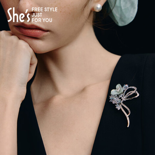 She s Barbie rose flower bow high-end women's brooch light luxury corsage birthday gift for girlfriend
