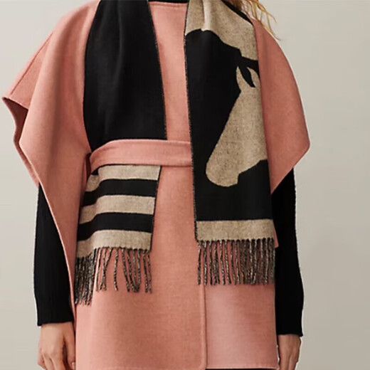 Hermes (HERMES) same style two-color warm woven cashmere tassels for men and women 26 years new horse head scarf couple model New Year gift H254043S-01 black 30*140cm