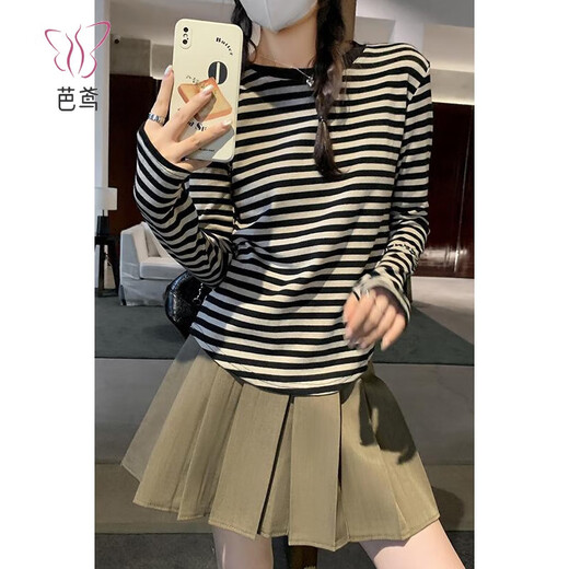T-shirt rayé à manches à manche rond Bayuan pour femmes au début de l'automne et de la conception d'hiver Niche lâche et polyvalent à fond intérieur décontracté.